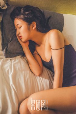 美女大胸无遮挡被男生摸